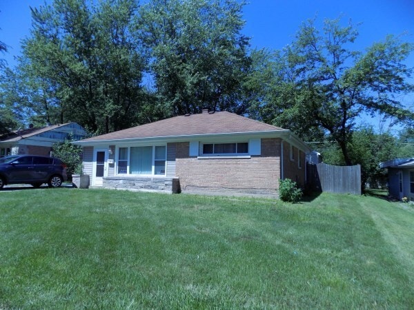 332 Nokomis St in Park Forest, IL - Foto de edificio - Building Photo