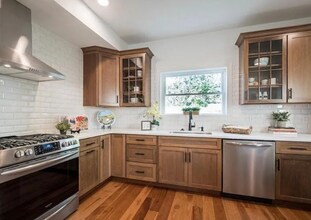 215 W Lafayette St in West Chester, PA - Building Photo - Building Photo