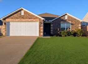 1640 Forest Dr in Centerton, AR - Building Photo