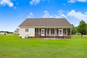 200 Poplar Knoll Rd in Pikeville, NC - Building Photo - Building Photo