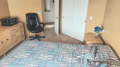 14069 Driftwood Dr in Victorville, CA - Building Photo - Building Photo