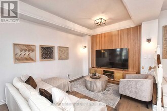 3-TH3 Rean Dr in Toronto, ON - Building Photo - Building Photo