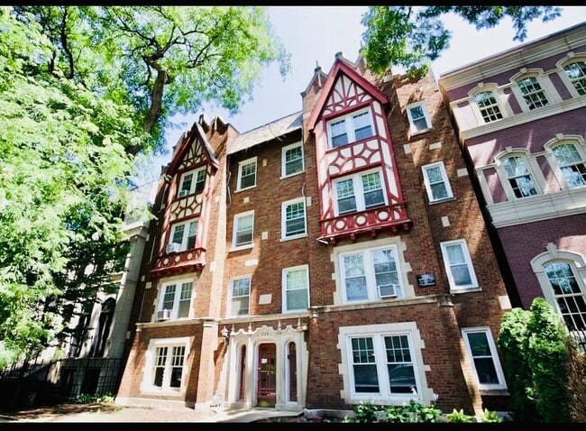 property at 2129 N Dayton St