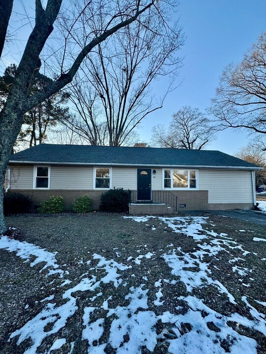 700 Coleman Dr in Williamsburg, VA - Building Photo