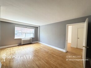 2666 Lake Shore Blvd W in Toronto, ON - Building Photo - Building Photo