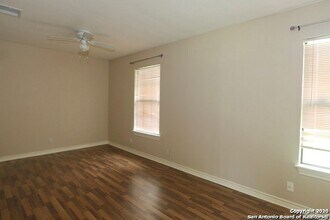 6827 Biscayne Dr, Unit Private Bedroom in San Antonio, TX - Building Photo - Building Photo