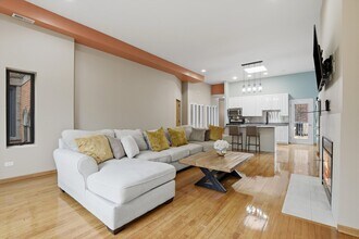 7308 S Ridgeland Ave in Chicago, IL - Building Photo - Building Photo