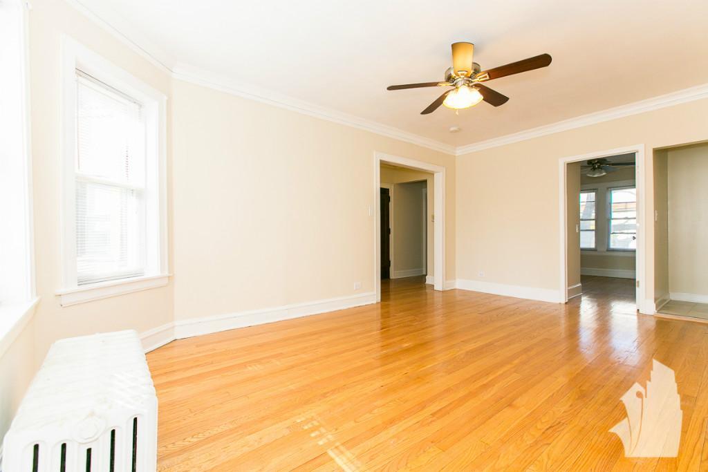4863 N Paulina St, Unit 4857-4861-3B in Chicago, IL - Building Photo