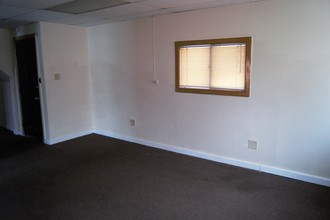 5202 W Lisbon Ave in Milwaukee, WI - Foto de edificio - Building Photo