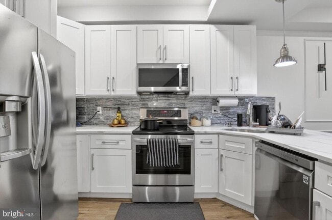 property at 2333 Jasper St