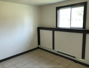 911 NW 8th St in Grand Rapids, MN - Building Photo - Building Photo