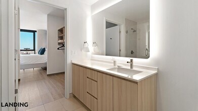 513 S Damen Ave, Unit 1312 in Chicago, IL - Building Photo - Building Photo