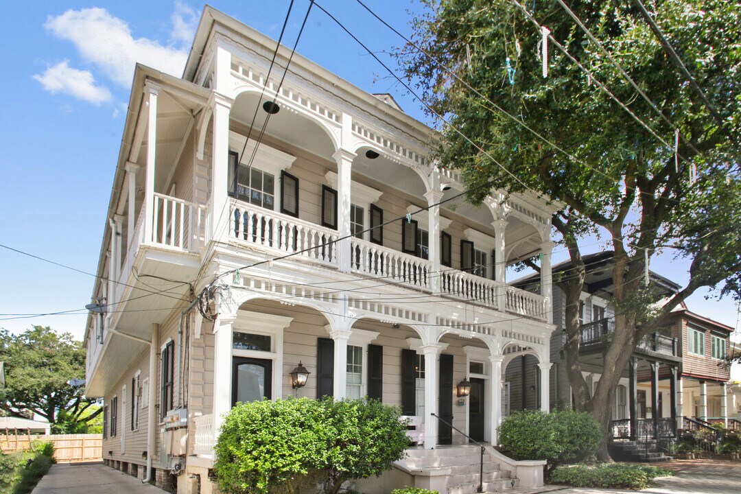 5221 Magazine St, Unit 3 in New Orleans, LA - Foto de edificio