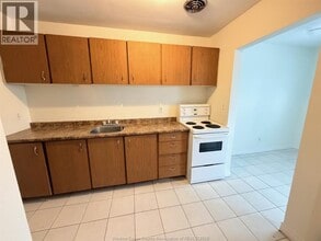 1730 Columbia Ct in Windsor, ON - Building Photo - Building Photo