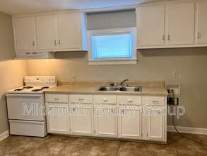 54 Monroe Ave in Jackson, TN - Building Photo - Building Photo