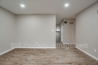 1107 E Sea Ave in Independence, MO - Building Photo - Building Photo