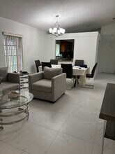 8065 Springtree Rd in Boca Raton, FL - Building Photo - Building Photo