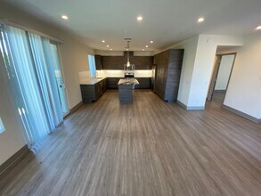 6548 W 86th Pl, Unit 6550 in Los Angeles, CA - Building Photo - Building Photo