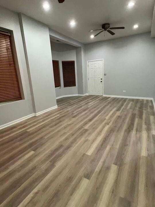 3252 W Armitage Ave, Unit 2R in Chicago, IL - Foto de edificio