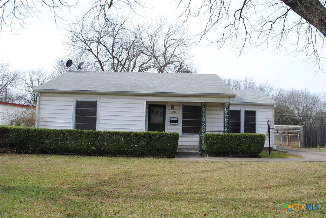 1818 S 35th St in Temple, TX - Building Photo