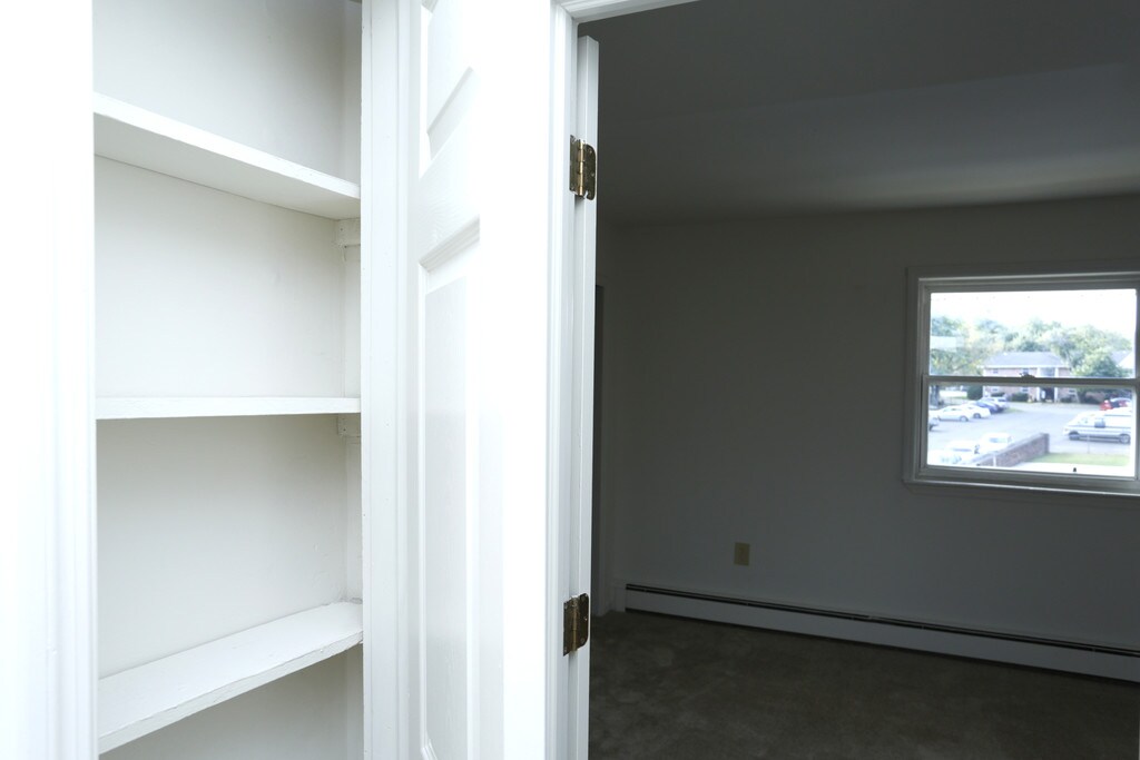 Tree Haven Apartments in Matawan, NJ