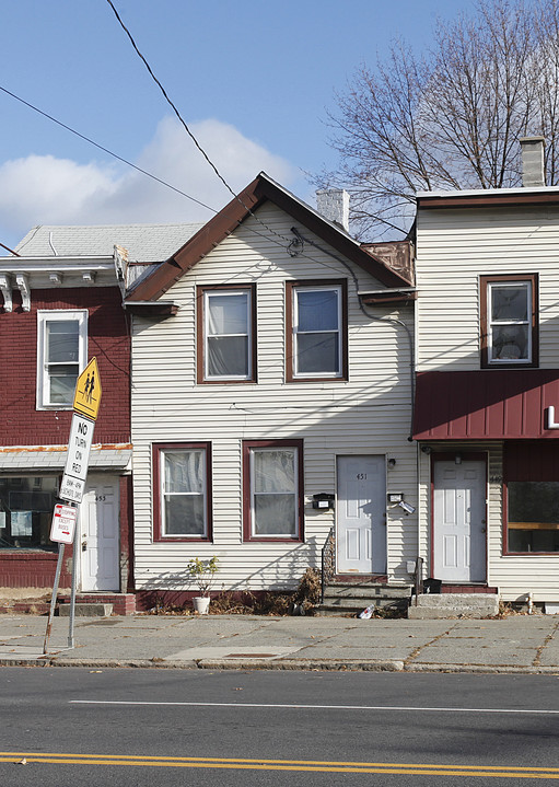 451 Washington Ave in Albany, NY - Building Photo