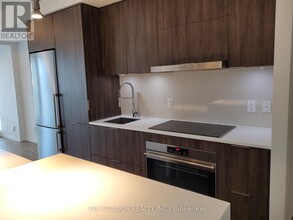 1-1811 Bloor St E in Toronto, ON - Building Photo - Building Photo