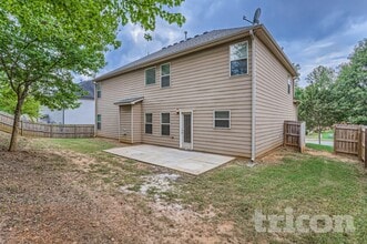 37 Canyon View Dr in Newnan, GA - Foto de edificio - Building Photo