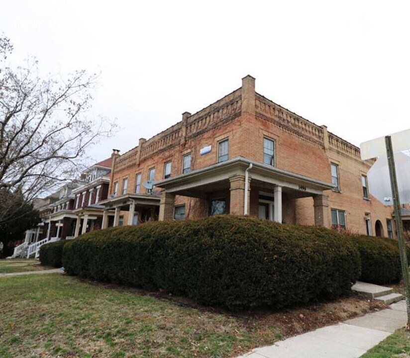 204 E 9th Ave in Columbus, OH - Building Photo