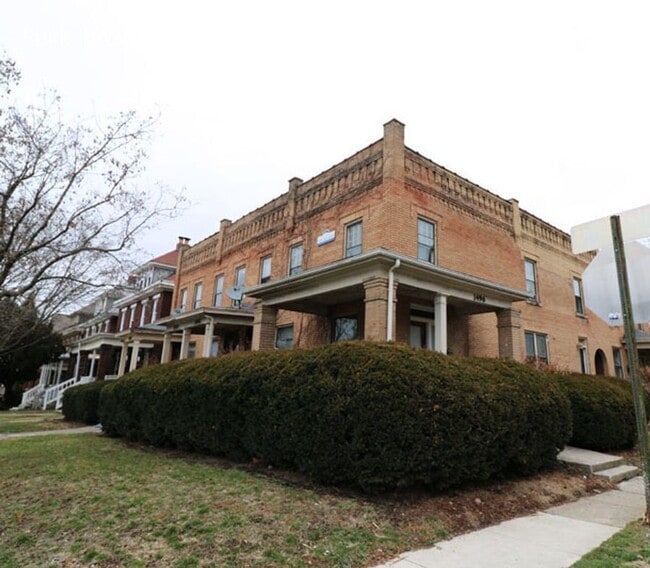 property at 204 E 9th Ave