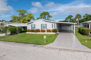 Landmark Naples in Naples, FL - Building Photo