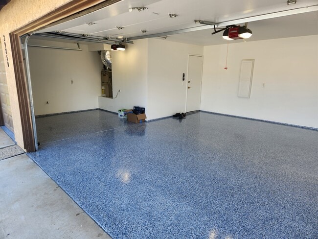 39850 Regency Way in Palm Desert, CA - Foto de edificio - Building Photo