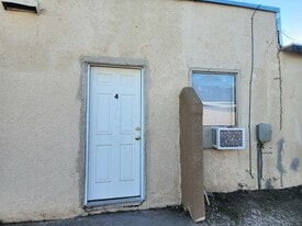 216 S Avenue I in Portales, NM - Building Photo