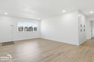 534-38 Emory St in Imperial Beach, CA - Building Photo - Building Photo