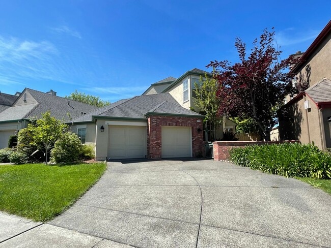 2148 Falcon Ridge Dr
