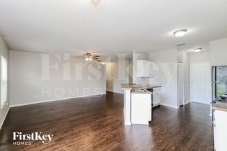 3332 Rogue St in North Port, FL - Building Photo - Building Photo