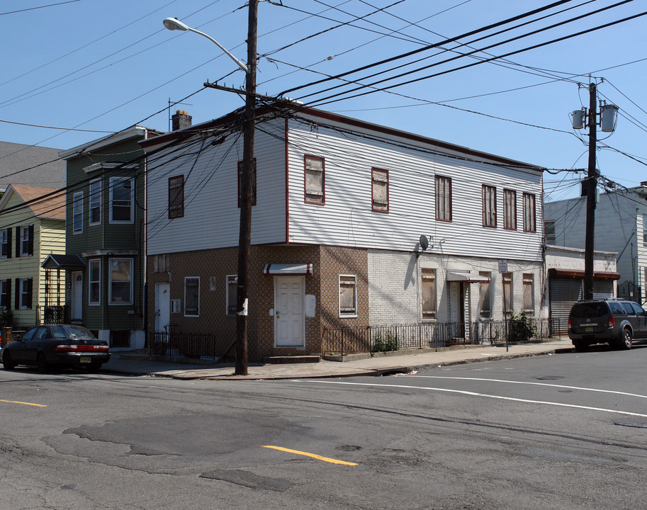 178 Thomas St in Newark, NJ - Building Photo