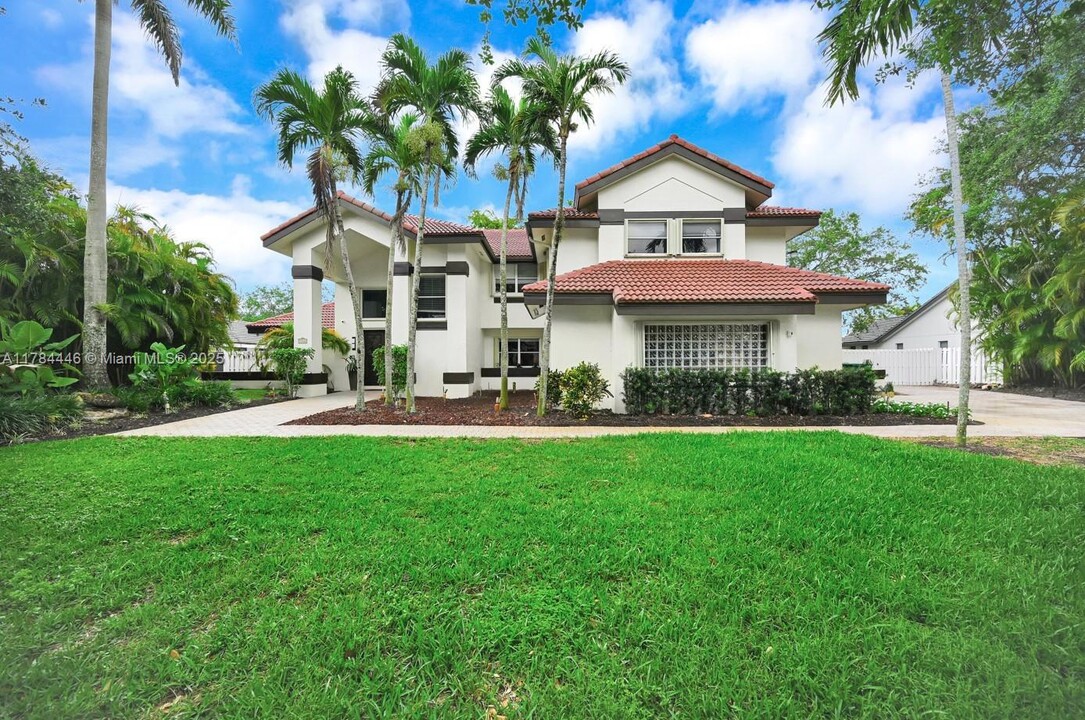 9866 SW 111th Terrace in Miami, FL - Foto de edificio