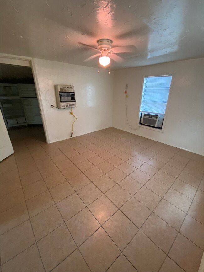 1110 Wilson St in Denton, TX - Building Photo - Building Photo