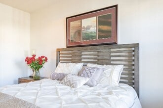 RYANS RUN APARTMENTS in Maple Shade, NJ - Building Photo - Building Photo