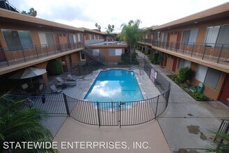 11920 Chandler Blvd in Los Angeles, CA - Building Photo - Building Photo