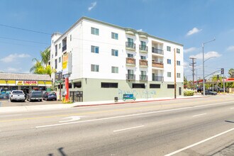 Louise Villas at Northridge, LLC in Northridge, CA - Building Photo - Building Photo