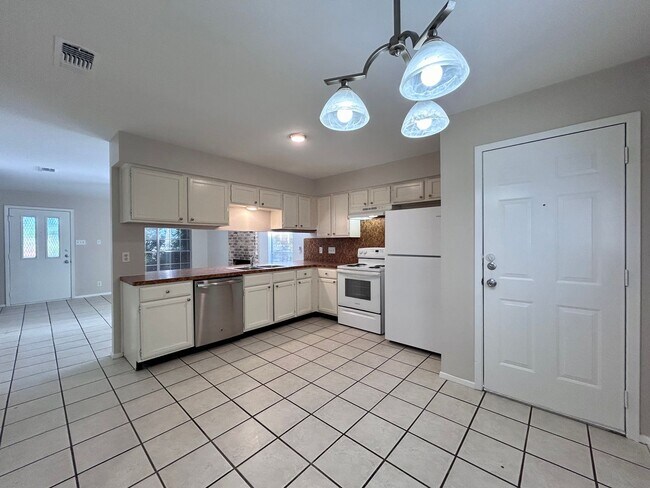 property at 1707 Waterloo Tr