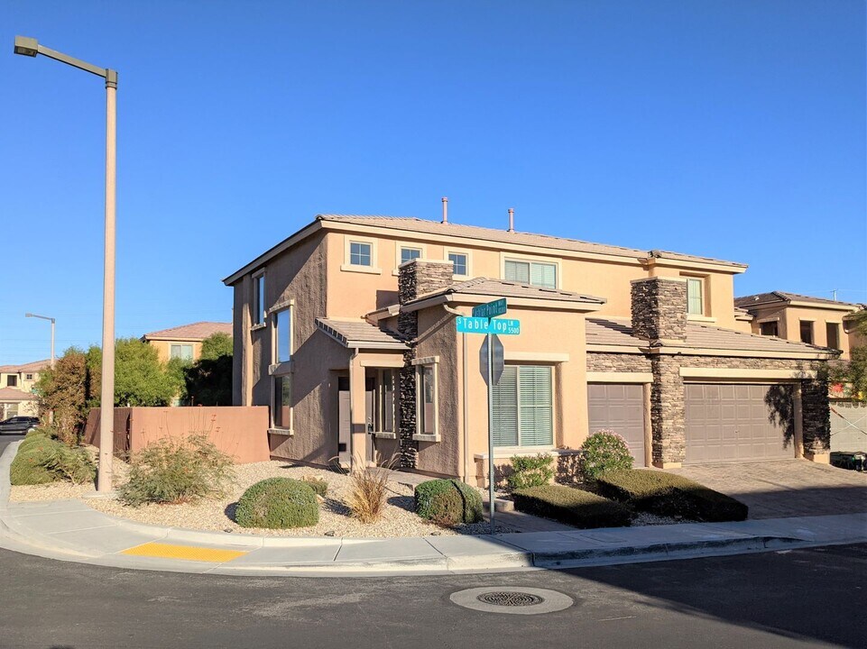 5532 S Table Top Ln in Las Vegas, NV - Building Photo