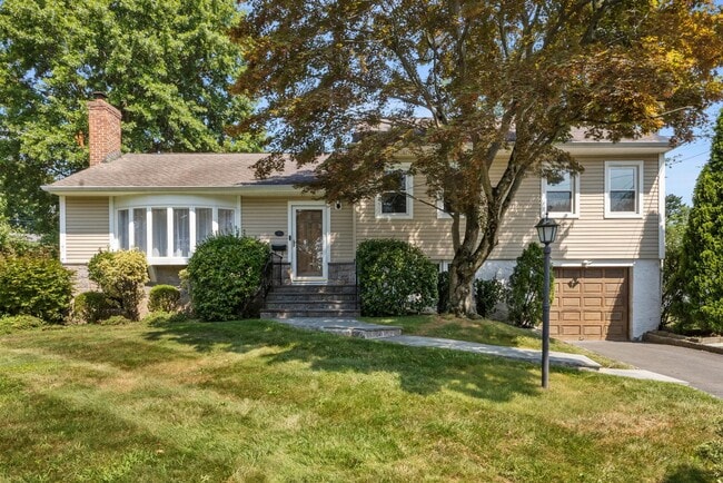 property at 15 Bonnie Meadow Rd