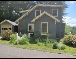 22 Day St in Windsor, VT - Building Photo