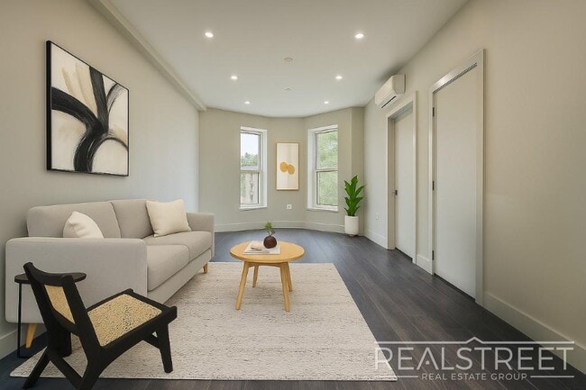 NEW 1 Bed in Prospect Park South!