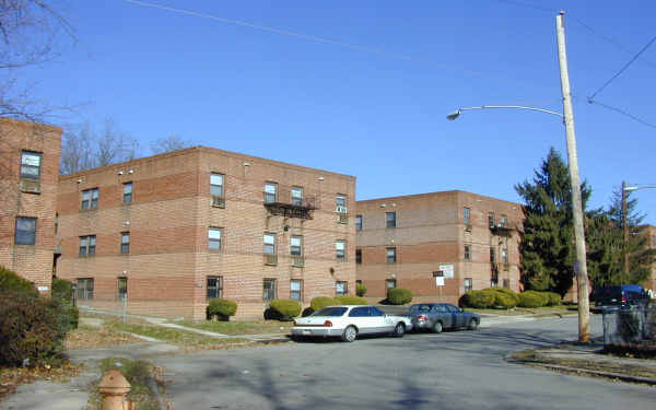 Cliveden Court in Philadelphia, PA - Building Photo