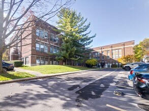 917 Madison St in Syracuse, NY - Building Photo - Building Photo