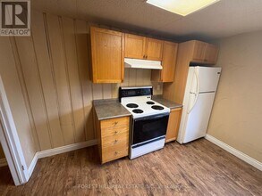 12 Mill St in Mississauga, ON - Building Photo - Building Photo